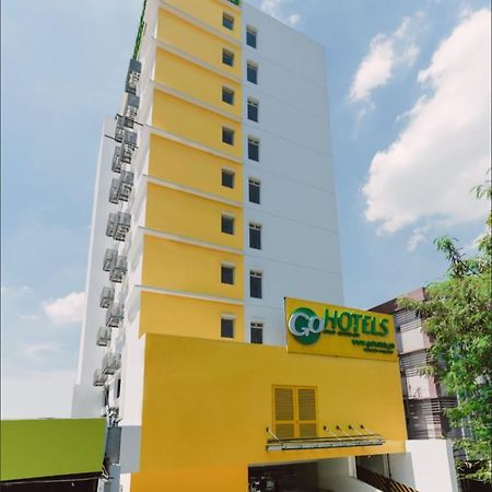 Go Hotels Cubao Кесон-Сити Экстерьер фото