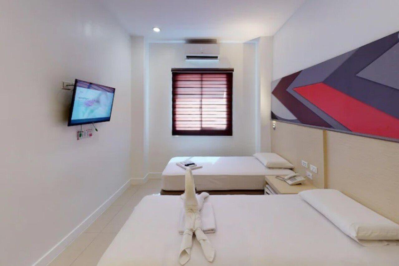 Go Hotels Cubao Кесон-Сити Экстерьер фото