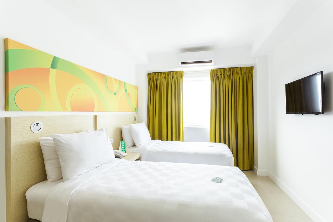 Go Hotels Cubao Кесон-Сити Экстерьер фото