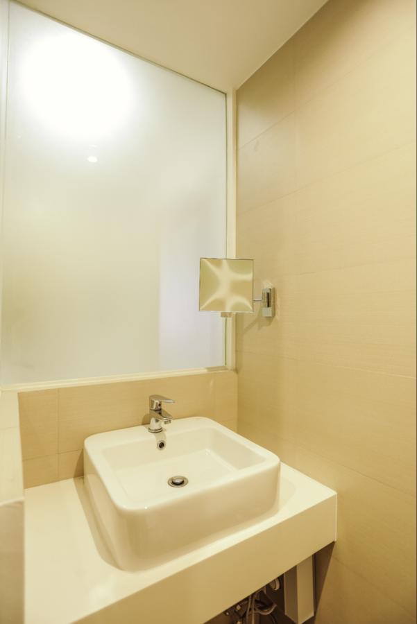 Go Hotels Cubao Кесон-Сити Экстерьер фото